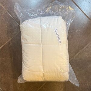 White Twin XL Mattress Pillowtop Cover. NEW.